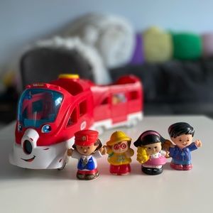 Fisher Price Little People Train with train conductor and passengers 🚂